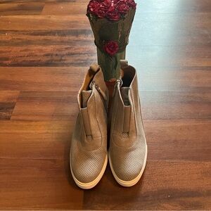 Linea Paola Gray Felicia Preforated Suede Ankle Boots